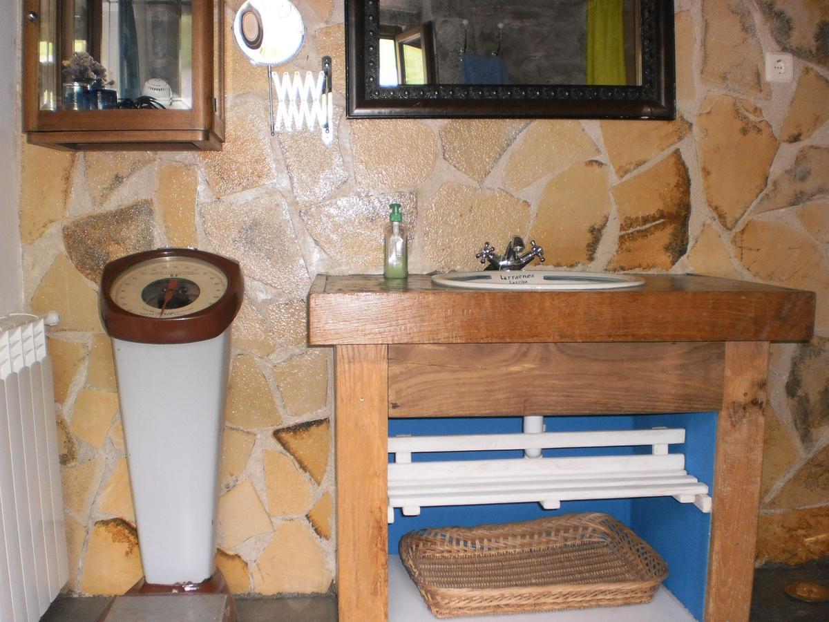 Larraenea Bed And Breakfast Lesaka Bagian luar foto