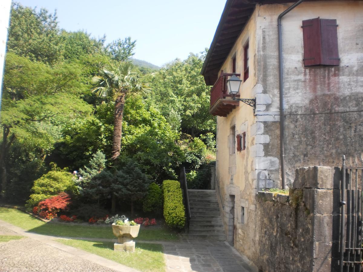 Larraenea Bed And Breakfast Lesaka Bagian luar foto