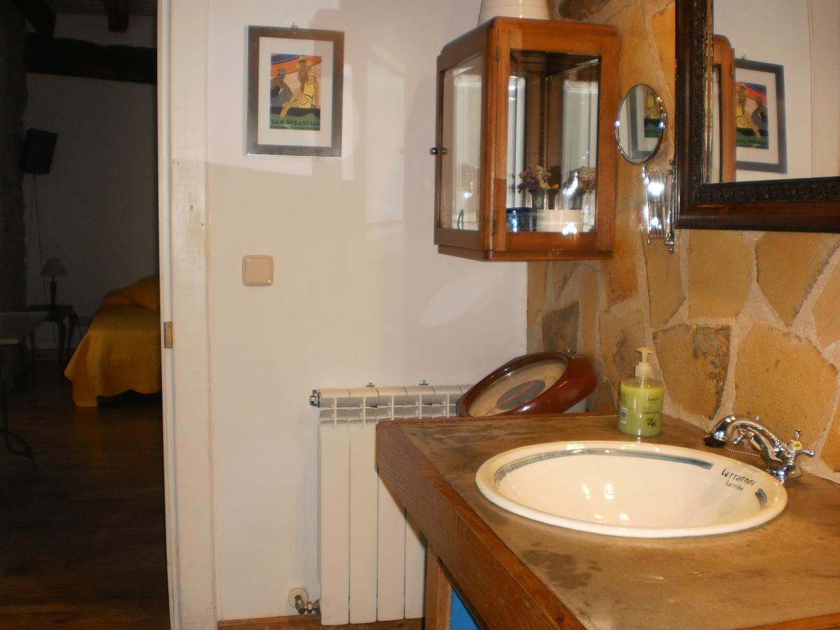 Larraenea Bed And Breakfast Lesaka Bagian luar foto